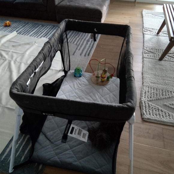 Guava Crib Lotus - Picture 2 of 2